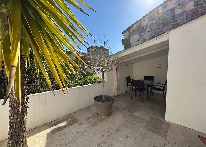 Bel Terrasse Intra Muros - Certifie Etoiles De France Διαμέρισμα *