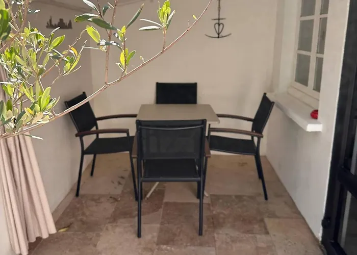 Διαμέρισμα Bel Terrasse Intra Muros - Certifie Etoiles De France Aigues-Mortes